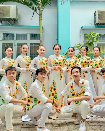 Áo Dài Hoa 
