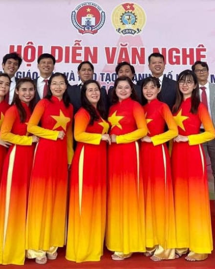 Áo Dài lá cờ