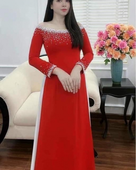 Áo dài đỏ 1