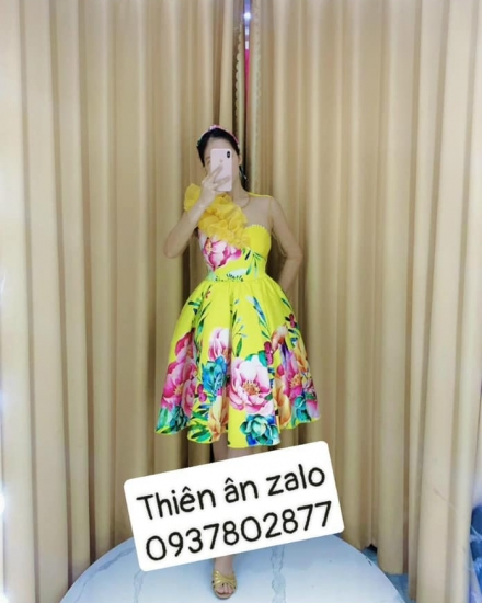 Đầm vàng dài tay 8 cái