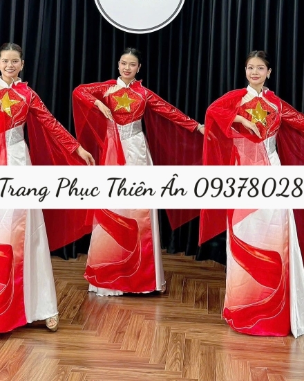 Áo Dài Lá Cờ Đỏ